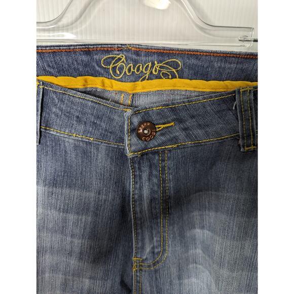 Coogi Cropped Light Wash Jeans Gold Link Embroidered Design Size 18 - Picture 3 of 12